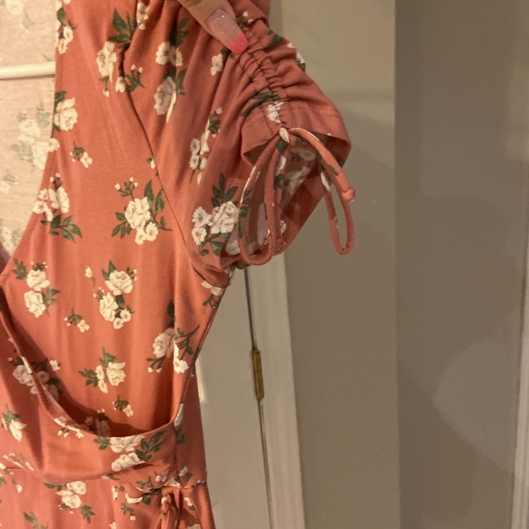 Hollister Pink Floral Dress - Picture 4 of 5